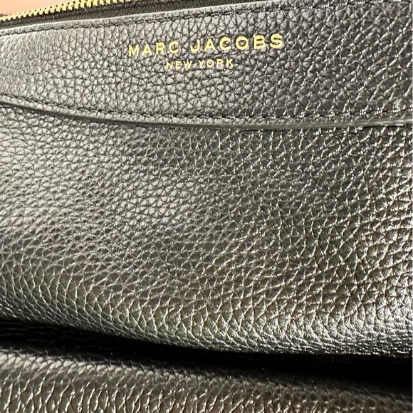 Marc Jacobs Lock That Messenger Crossbody - Picture 3 of 16